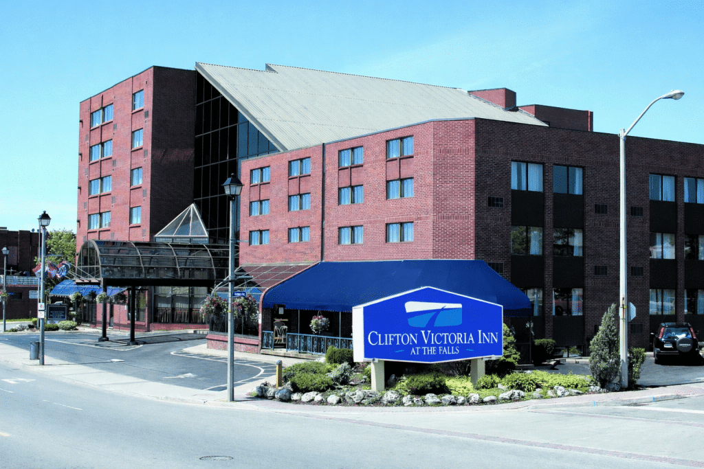 Clifton Victoria Inn at the Falls in Niagara Falls, Canada